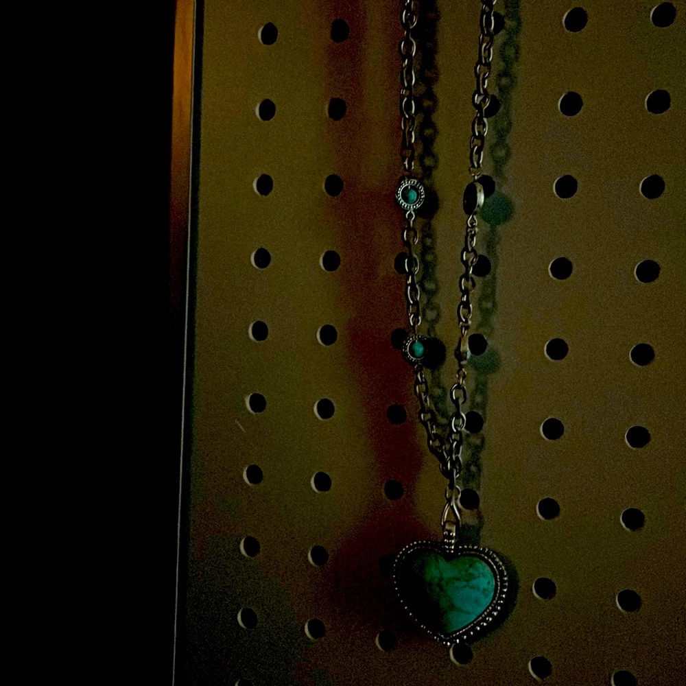 Turquoise heart with rolling turquoise in circles on the chain ❤️